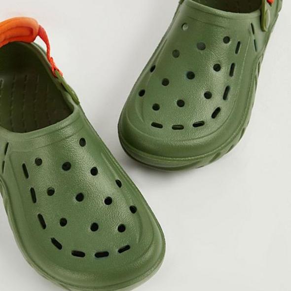 George Crocs