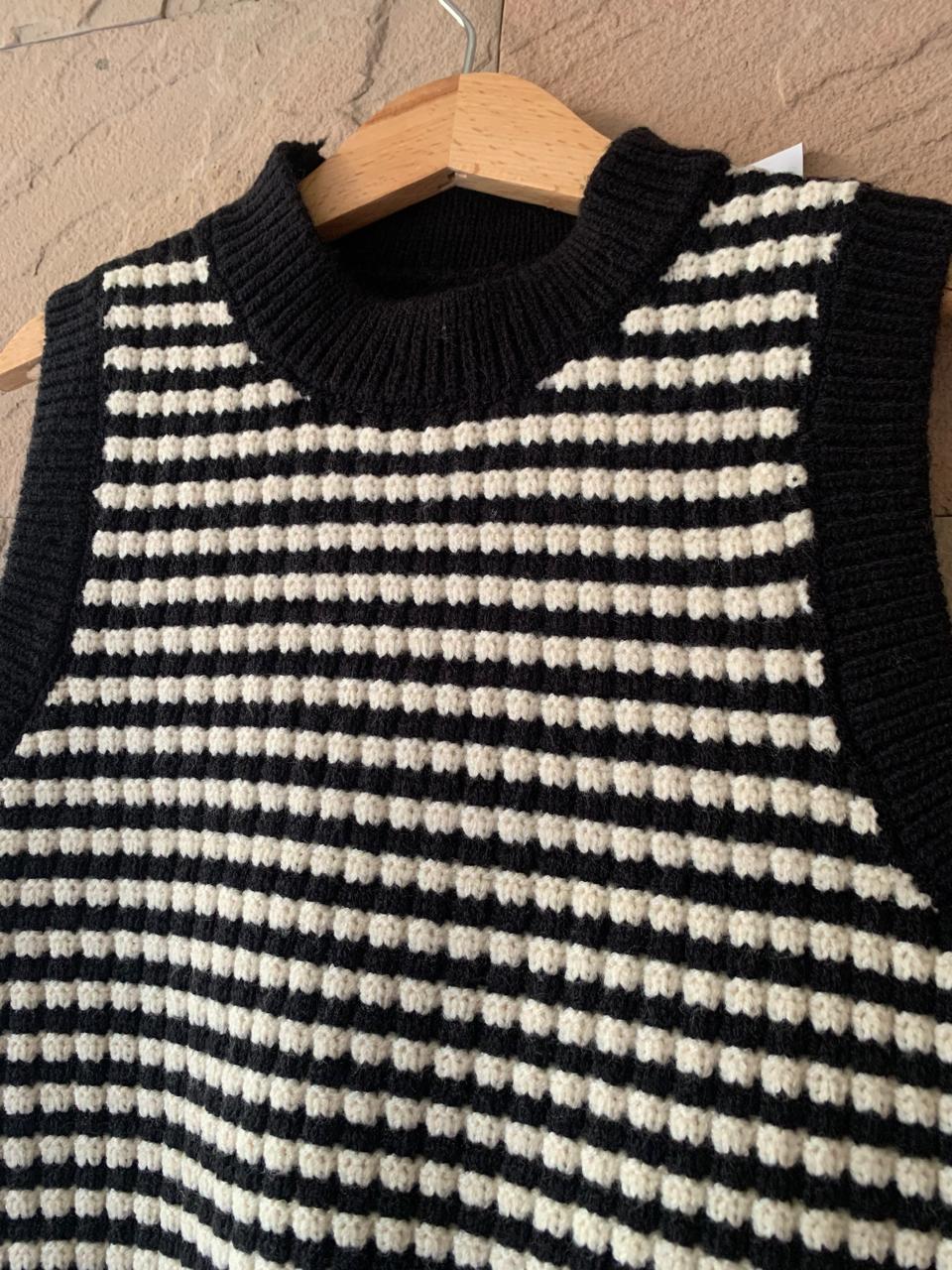 Knitted Sleeveless Sweater