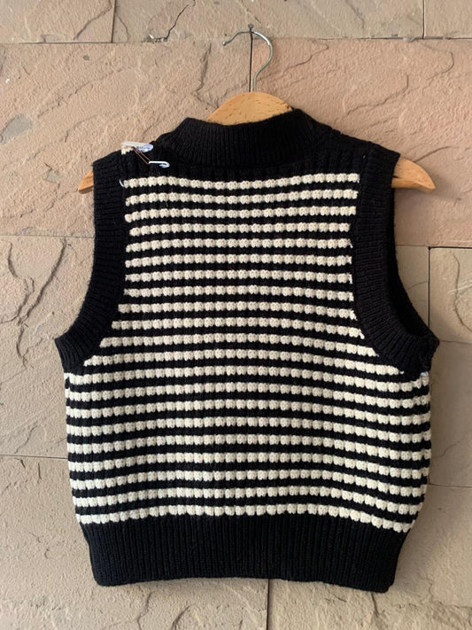 Knitted Sleeveless Sweater