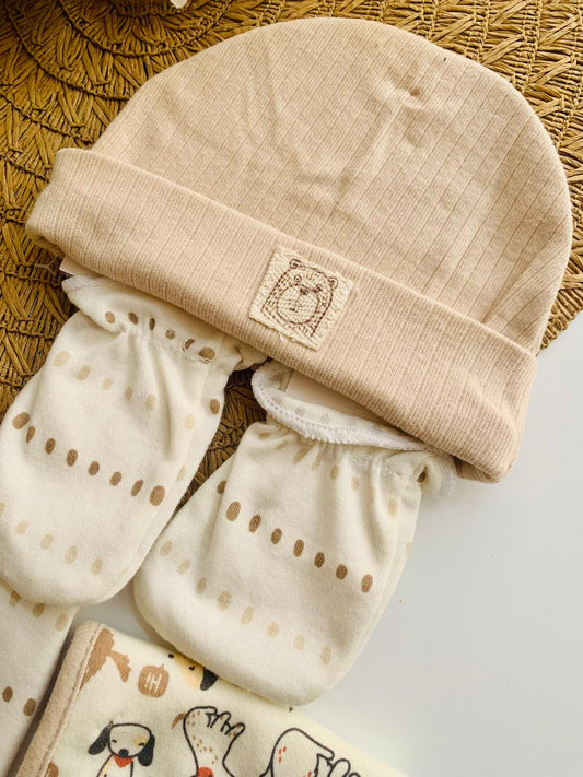 4pc Ribbed Cap, Mittens & 2 Burp Cloth Set