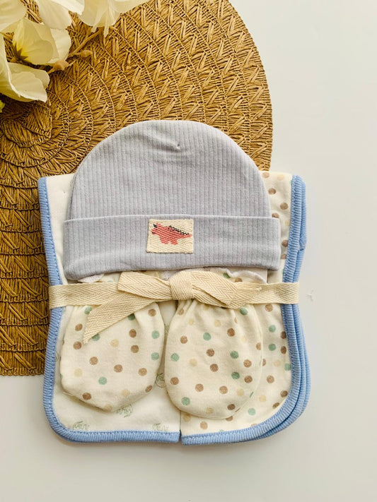 4pc Ribbed Cap, Mittens & 2 Burp Cloth Set
