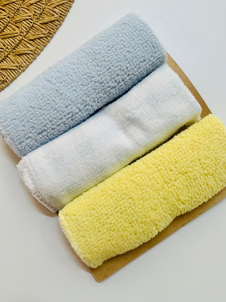 Pack of 3 Floral "Daisey Love" Hooded Towel & Wash Clothes