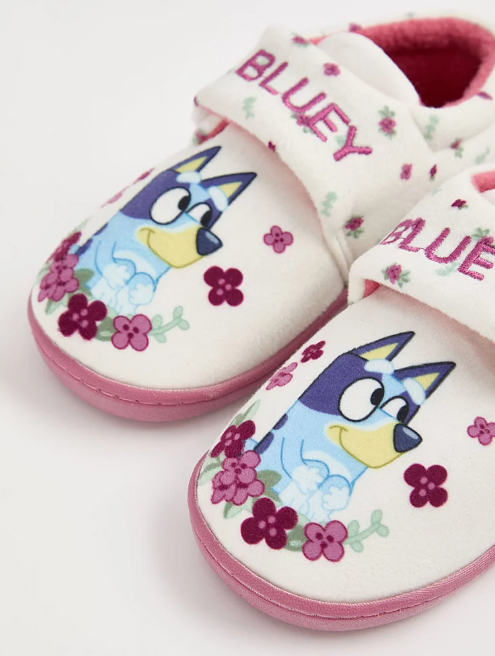 George "Bluey" White Flower Strap Slippers