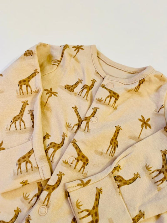 TuClothing Printed Giraffe Sleepsuit