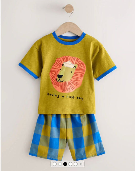Next "Having a Fun day" Shirt & Shorts Set